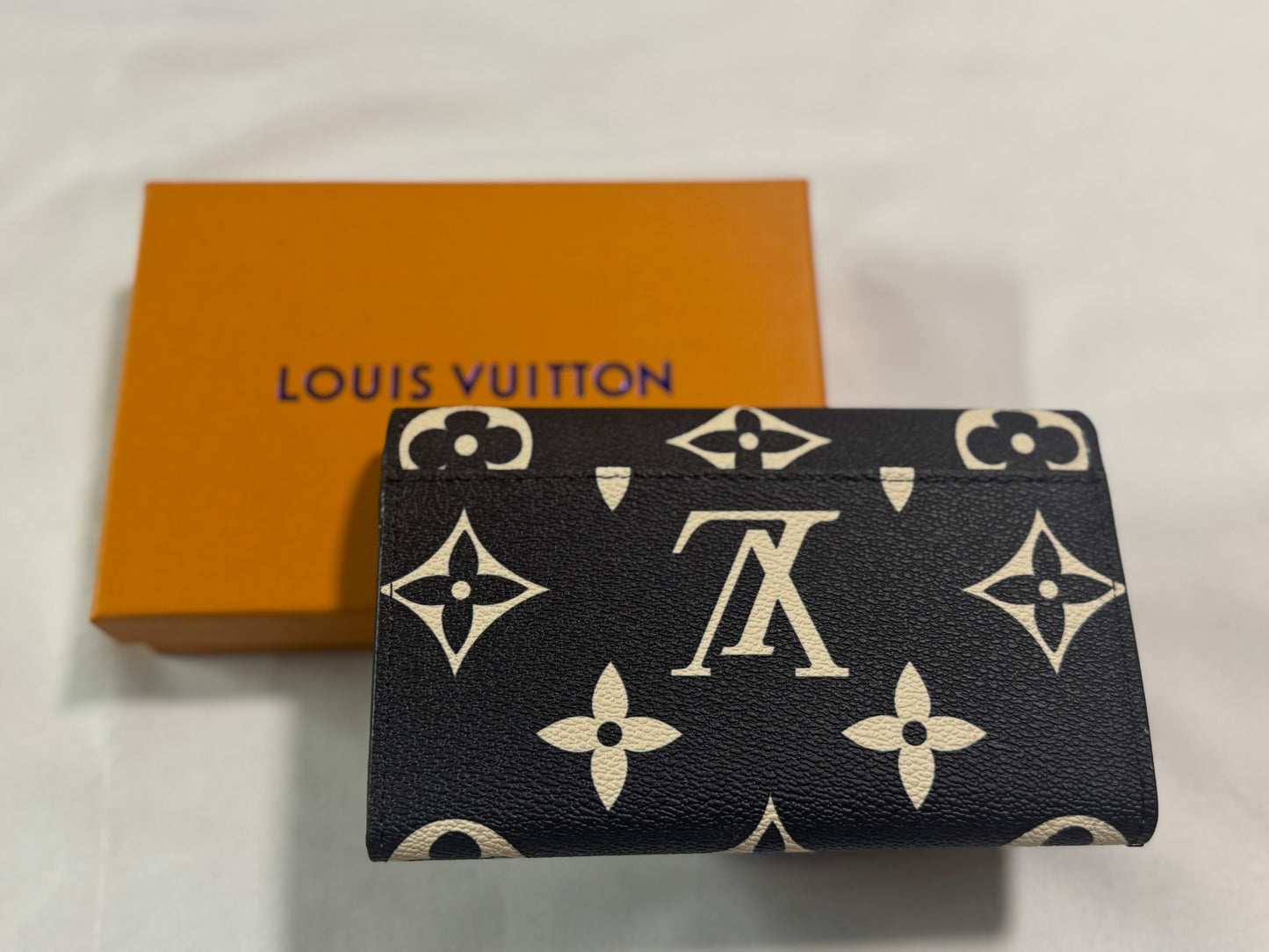 Black/Beige LV Wallet